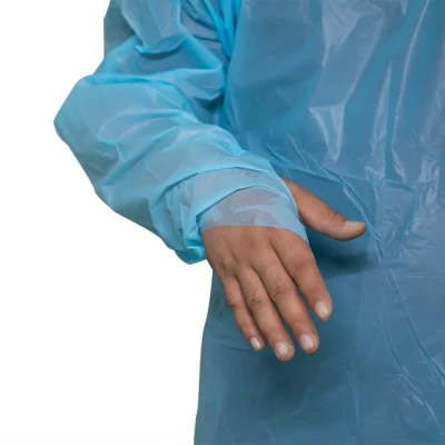 Robe CPE imperméable non tissée chirurgicale jetable renforcée par norme imperméable avec la boucle de pouce